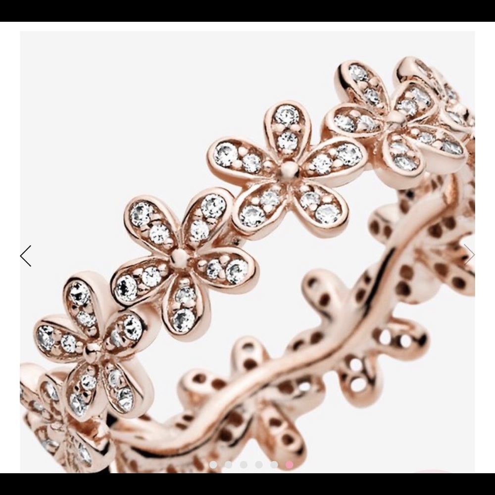 PANDORA, Rose Gold, size 6! ✨